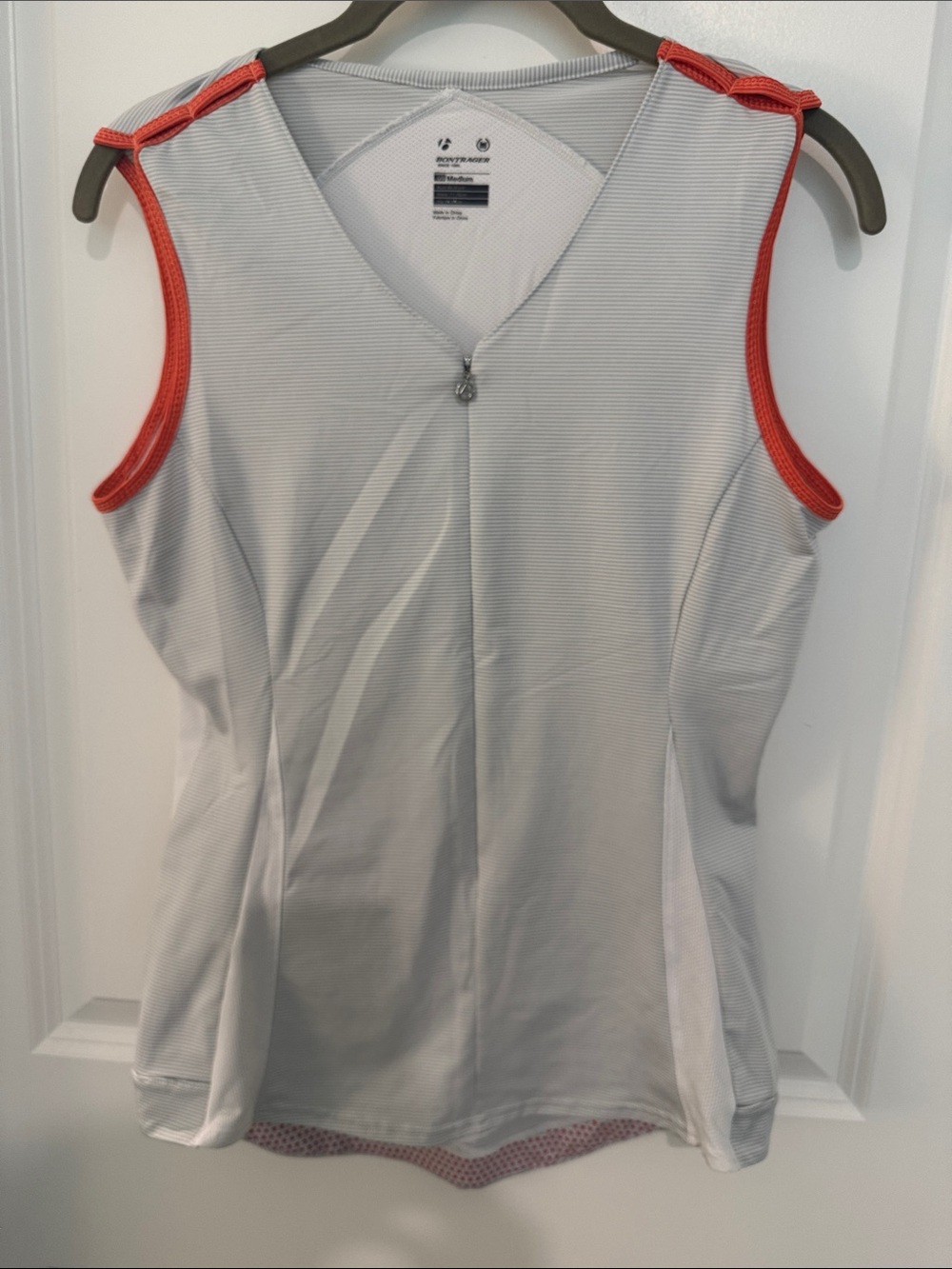 Sleeveless Athletic Tank Top in Light Gray with Coral Trim